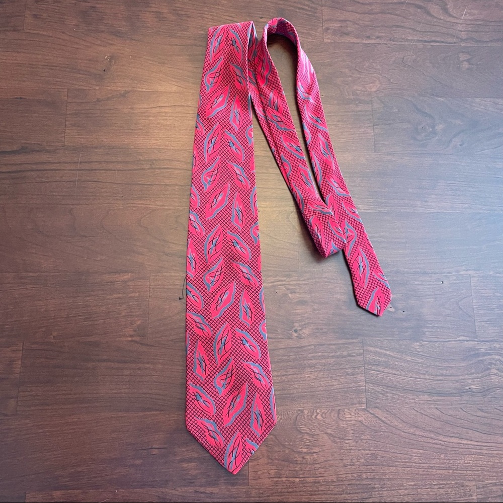 Vintage 100% silk red tie. Handmade in Italy.